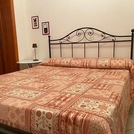 Centro Storico, Piazza Carmine: La Casa Di Angela *