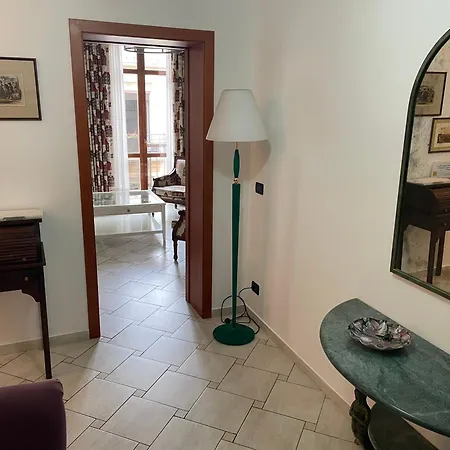 Appartamento Centro Storico, Piazza Carmine: La Casa Di Angela