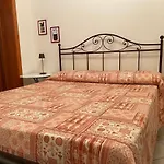 Centro Storico, Piazza Carmine: La Casa Di Angela *
