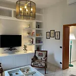 Centro Storico, Piazza Carmine: La Casa Di Angela Appartamento *