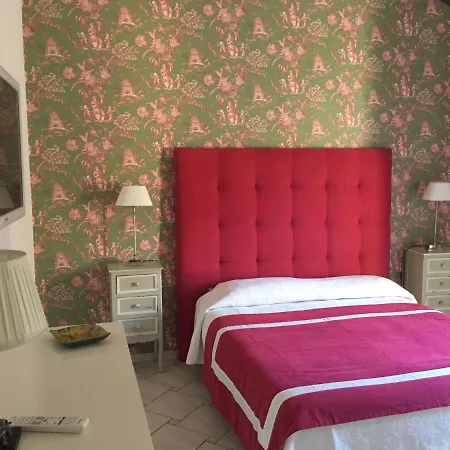 Centro Storico, Piazza Carmine: La Casa Di Angela Reggio de Calabre