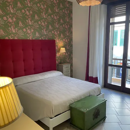 Centro Storico, Piazza Carmine: La Casa Di Angela Reggio Calabria