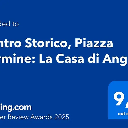 Centro Storico, Piazza Carmine: La Casa Di Angela