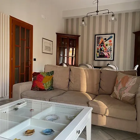 Centro Storico, Piazza Carmine: La Casa Di Angela רג'יו די קאלאבריה