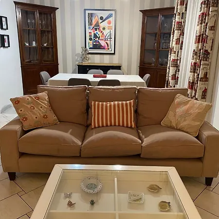 Centro Storico, Piazza Carmine: La Casa Di Angela *