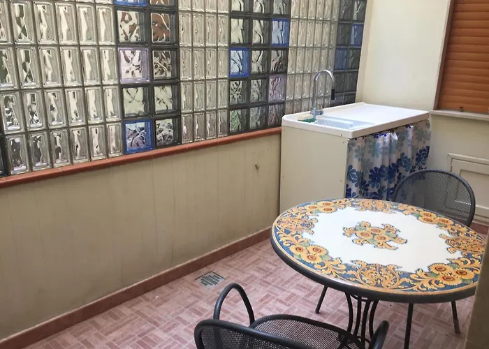 Centro Storico, Piazza Carmine: La Casa Di Angela *