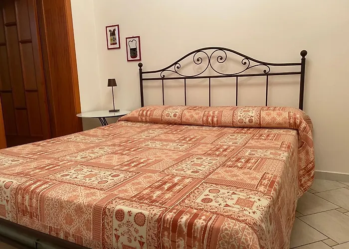 Centro Storico, Piazza Carmine: La Casa Di Angela *