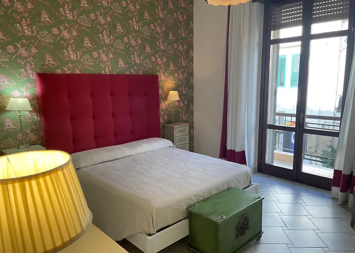 Centro Storico, Piazza Carmine: La Casa Di Angela Реджо-ди-Калабрия